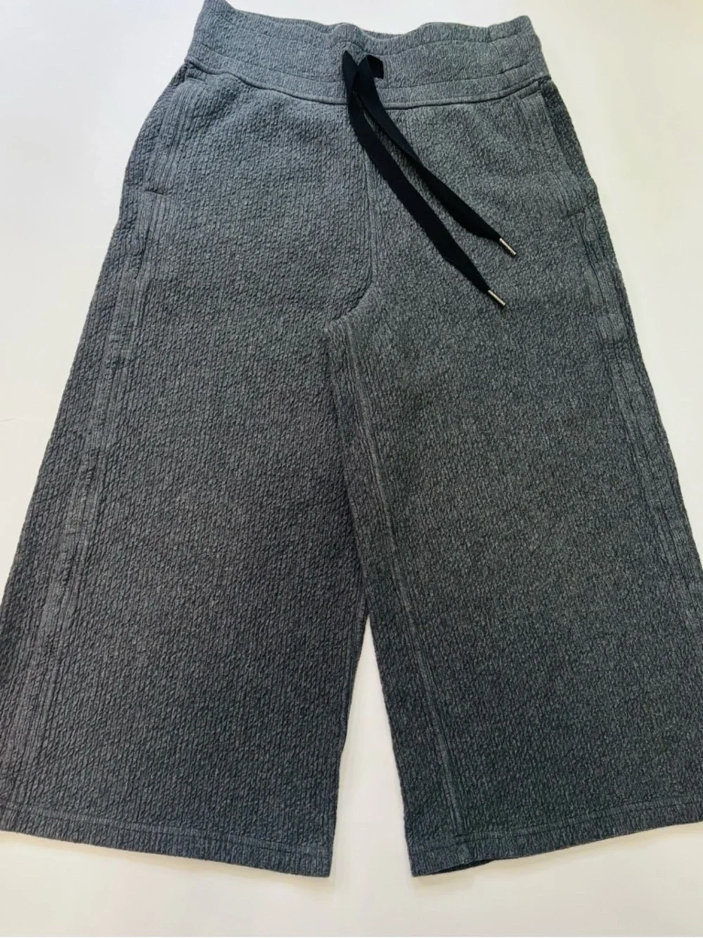 lululemon athletica Charcoal Wide-Leg Ribbed Capris
